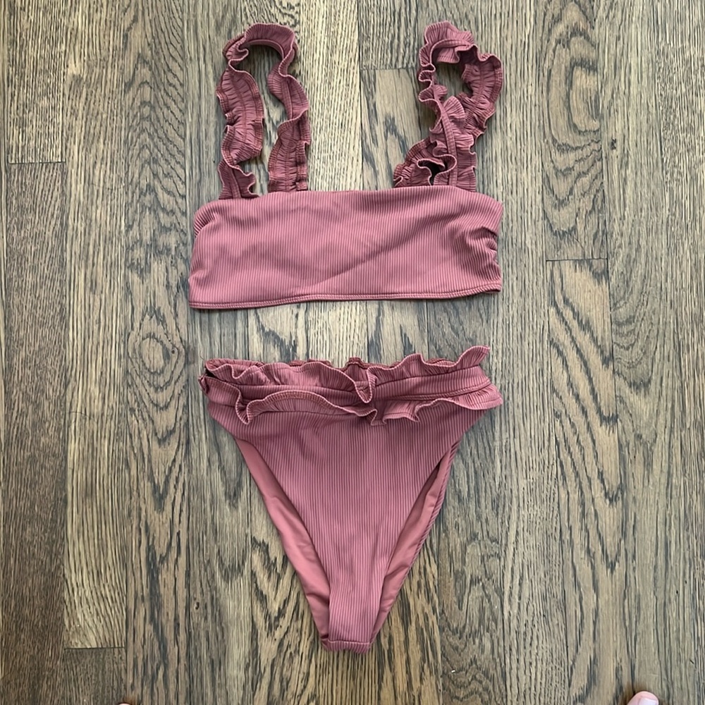 Beach Riot Bikini - Picture 2 of 9